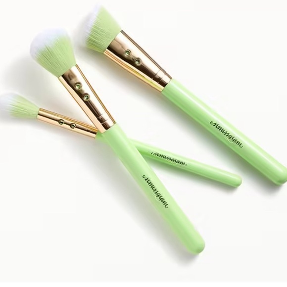 Pretty Bundle - Picture 2 of 2